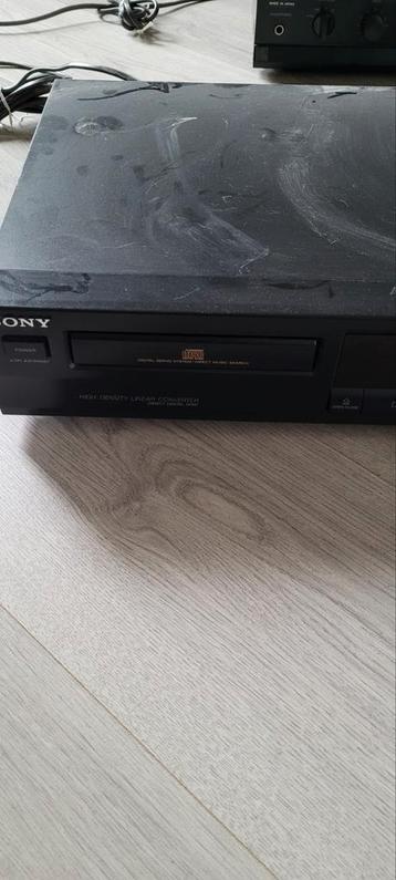 Sony CDP-311 CD-speler beschikbaar voor biedingen