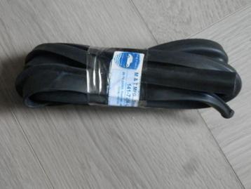 Deurrubber links VW Karmann Ghia, nieuw. beschikbaar voor biedingen