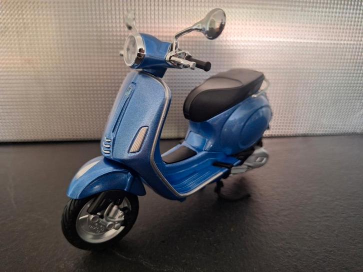 Vespa 946 Schaal 1:12, Hobby en Vrije tijd, Modelauto's | 1:5 tot 1:12, Nieuw, Overige typen, 1:9 t/m 1:12, Ophalen of Verzenden