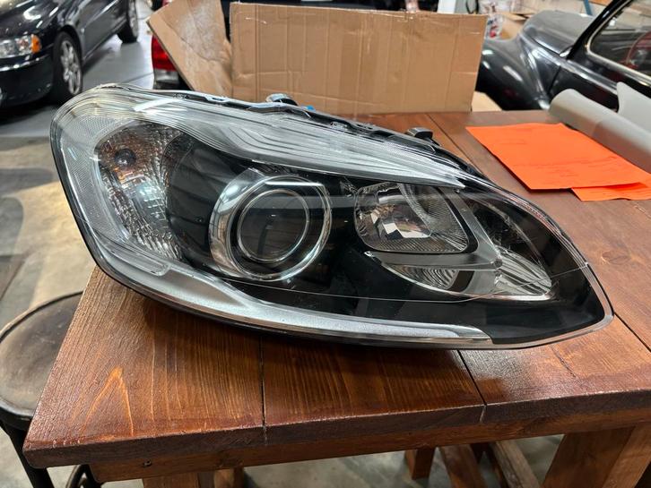 Volvo XC60 2017 Rechter Koplamp Xenon DBL, Auto-onderdelen, Verlichting, Volvo, Gebruikt, Ophalen