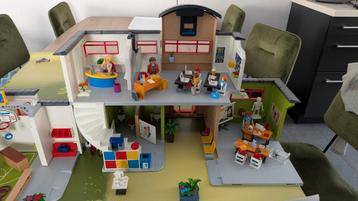 Playmobil school, gymzaal en speeltuin  beschikbaar voor biedingen