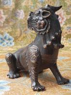Prachtig zwaar antiek Oosters brons beeldje van een Foo dog., Antiek en Kunst, Ophalen of Verzenden