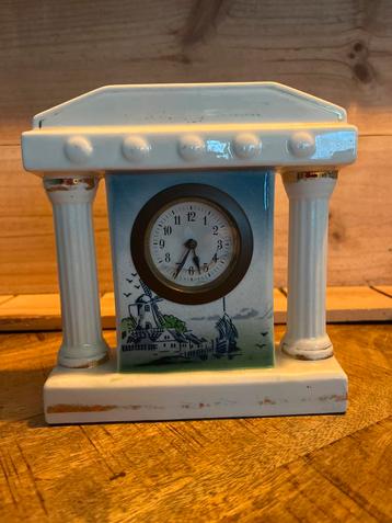 Vintage Klokje met Delfts Blauw Motief beschikbaar voor biedingen