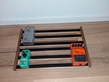 Handgemaakte Houten Pedalboard (excl effecten) beschikbaar voor biedingen