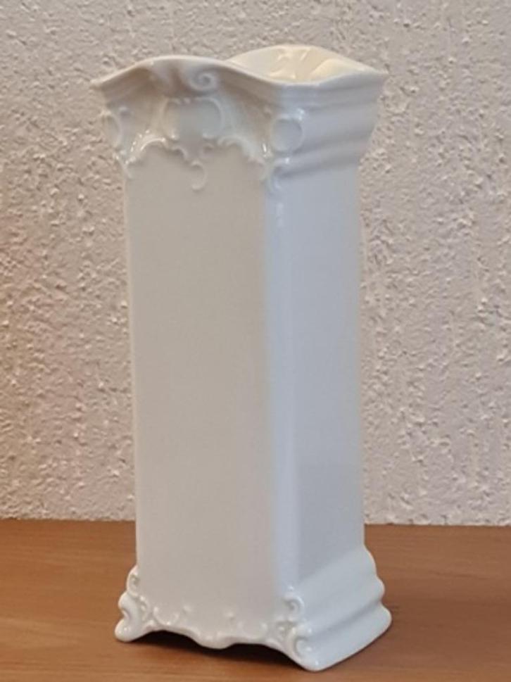 vaas wit porselein, Huis en Inrichting, Woonaccessoires | Vazen, Zo goed als nieuw, Wit, Minder dan 50 cm, Aardewerk of Porselein
