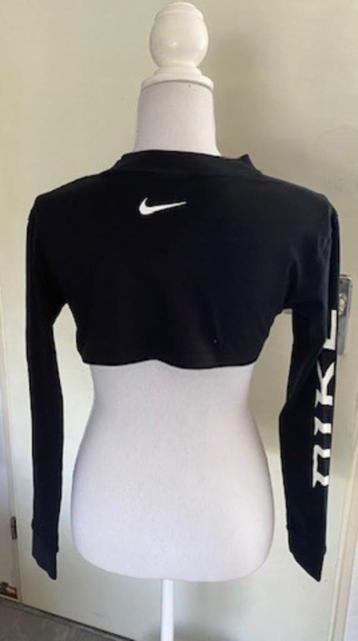 Korte top met lange mouwen van Nike, mt XS (qwe) beschikbaar voor biedingen