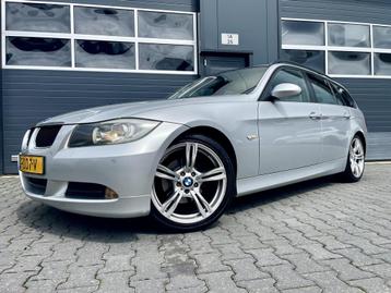 BMW 3-serie Touring 318i *CARPLAY*CRUISE*ZEER NETJES beschikbaar voor biedingen