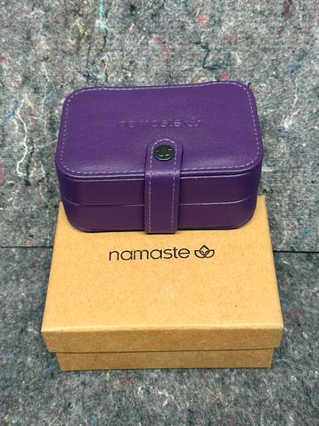 Namaste Small Buddy Case Purple beschikbaar voor biedingen