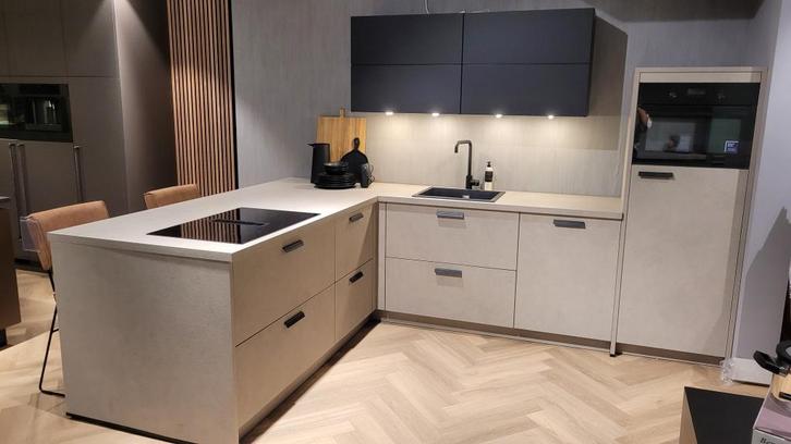 Showroomkeuken KOCH | FRANCHETTI, Huis en Inrichting, Keuken | Complete keukens, Zo goed als nieuw, Overige typen, Overige kleuren