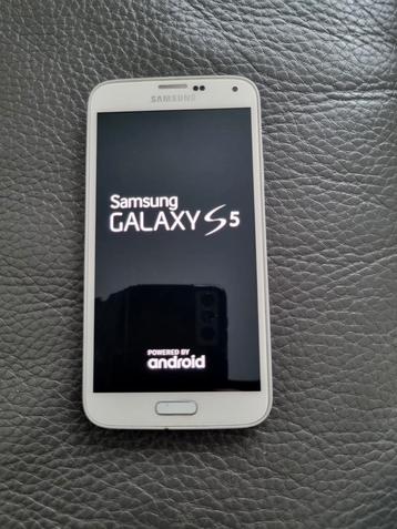2x Samsung s5, 1x s5 neo telefoons,1x beschermhoes, 1x rand. beschikbaar voor biedingen