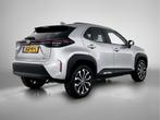 Toyota Yaris Cross 1.5 Hybrid 115 First Edition (bj 2025), 12 maanden, Stof, Gebruikt, 116 pk