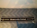 NEW CASTLE UNITED, Ophalen of Verzenden, Zo goed als nieuw, Buitenlandse clubs, Vaantje of Sjaal