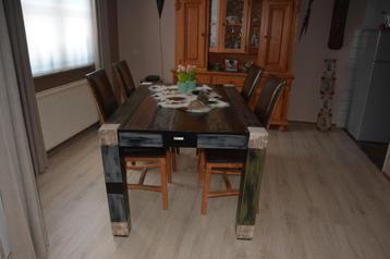 Mooie Wolf möbel eetkamertafel met 4 stoelen beschikbaar voor biedingen