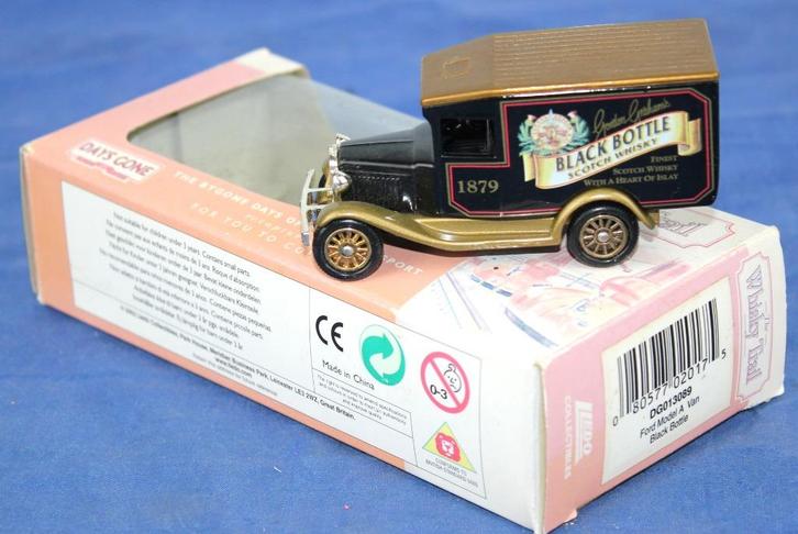 Days Gone 1:76  Ford Model A Van ‘Black Bottle’., Hobby en Vrije tijd, Modelauto's | 1:87, Zo goed als nieuw, Auto, Overige merken