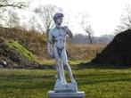 David op Sokkel - 127 cm - Steen, Tuin en Terras, Ophalen of Verzenden, Steen, Mensenbeeld