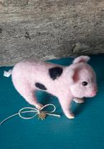 Genaaldvilt varken wol naaldvilten biggetje handgemaakt, Hobby en Vrije tijd, Ophalen of Verzenden, Nieuw, Overige typen, Wolvilt