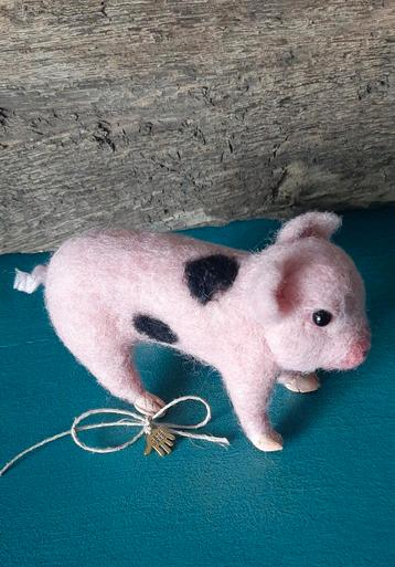 Genaaldvilt varken wol naaldvilten biggetje handgemaakt  beschikbaar voor biedingen