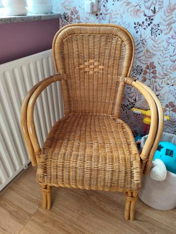 Te koop! Rieten rotan stoel beschikbaar voor biedingen