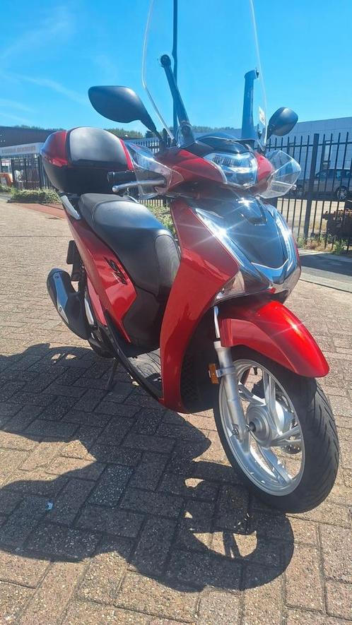 Honda sh150i 2019 nieuwstaat., Motoren, Motoren | Honda, Particulier, Scooter, 12 t/m 35 kW, 1 cilinder, Ophalen