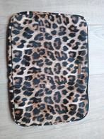 Laptophoes met luipaardprint, Computers en Software, Laptophoezen, Ophalen of Verzenden, 13 inch, Zo goed als nieuw, Onbekend