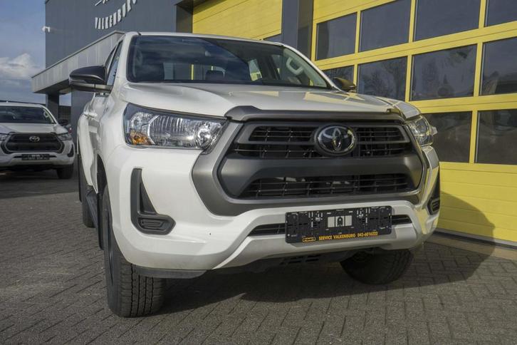 Toyota HiLux 2.4 D-4D Double Cab Automaat Comfort, Auto's, Toyota, Bedrijf, Te koop, Hilux, 4x4, ABS, Achteruitrijcamera, Adaptive Cruise Control