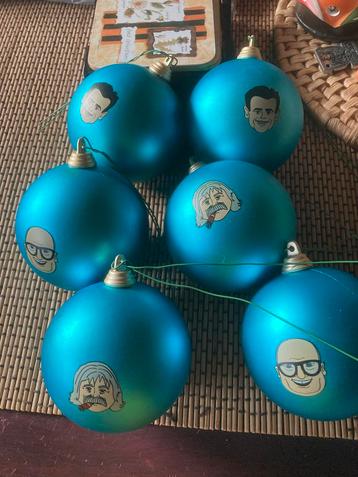 VI kerstballen, Wilfred, Johan en René, 6 stuks. beschikbaar voor biedingen