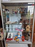 Diverse spullen in de vitrinekast (2) bij Emmaus Eemsmond, Antiek en Kunst, Ophalen of Verzenden