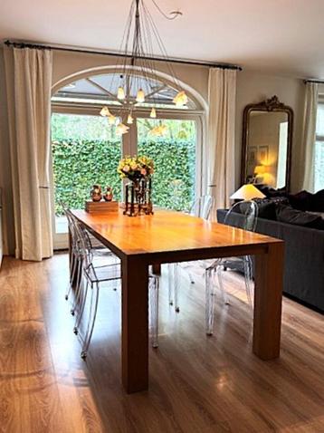 Eettafel-massief eiken beschikbaar voor biedingen