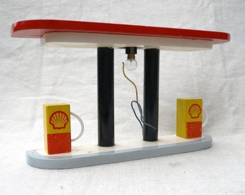 Shell benzine pompstation, zelfbouw schaal 1/20 verlichting, Antiek en Kunst, Antiek | Speelgoed, Ophalen of Verzenden