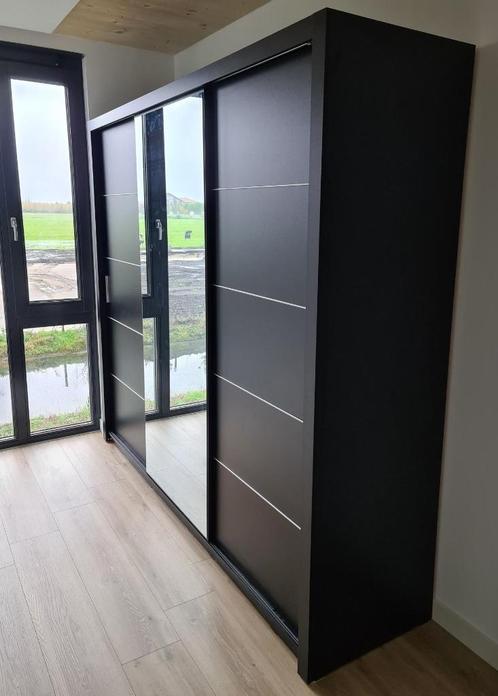 Mat zwarte kledingkast met spiegel 250 cm breed MONTAGE 140, Huis en Inrichting, Kasten | Overige, Nieuw, Ophalen of Verzenden