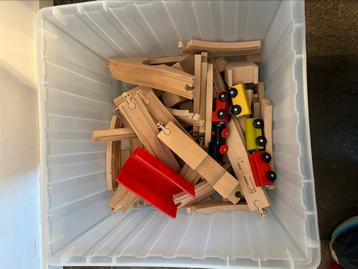 Houten trein set. beschikbaar voor biedingen