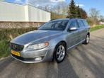 Volvo V70 1.6 D2 Kinetic / AUTOMAAT / NAVI / CRUISE / 186dkm, Origineel Nederlands, Te koop, Zilver of Grijs, 5 stoelen