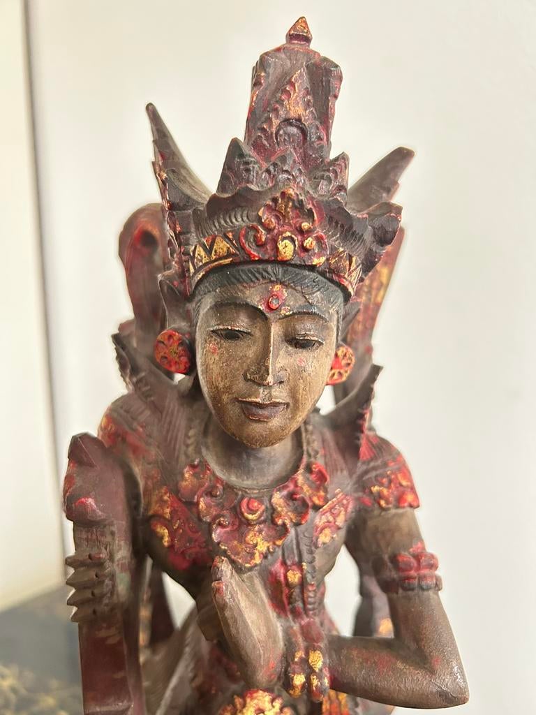 Antieke Saraswati met poychrome beschildering en vergulding, Ophalen of Verzenden, Zo goed als nieuw