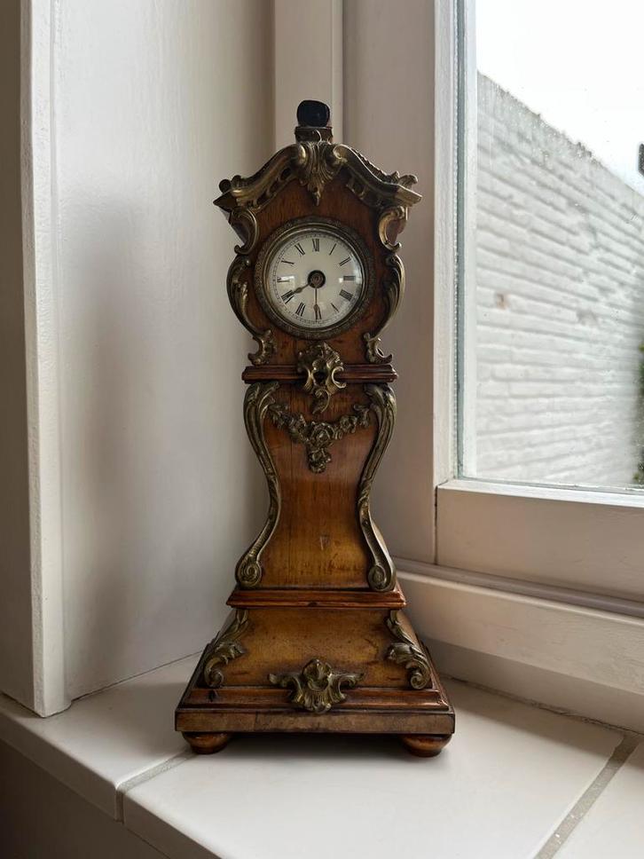 Antieke Tafelklok met Romeinse cijfers, Antiek en Kunst, Antiek | Klokken, Ophalen