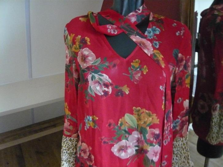 TwinSet Milano bloes bloem met pantermouw mt 36 (was €179), Kleding | Dames, Blouses en Tunieken, Nieuw, Maat 36 (S), Rood, Ophalen of Verzenden