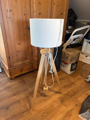 Lauters Ikea lamp staand essen/wit beschikbaar voor biedingen
