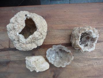 HALVE BOLLEN BERGKRISTAL//GEODE  TE KOOP beschikbaar voor biedingen
