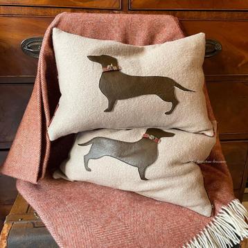 Engelse SET wollen/tweed kussens met leren Teckel applicatie beschikbaar voor biedingen