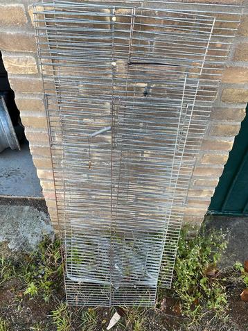 Frontje voor kooien beschikbaar voor biedingen