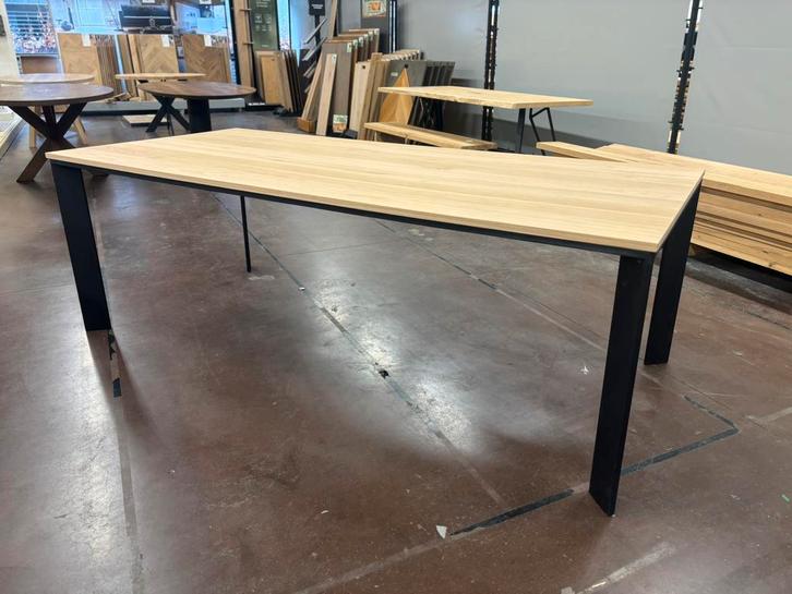 Massief eiken eettafel met stalen frame 220x100cm, Huis en Inrichting, Tafels | Eettafels, Zo goed als nieuw, 100 tot 150 cm, 200 cm of meer