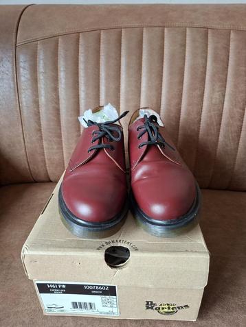 Zeer nette Dr. Martens schoenen maat 40 !! beschikbaar voor biedingen