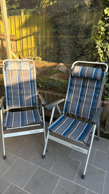 Twee campingstoelen beschikbaar voor biedingen