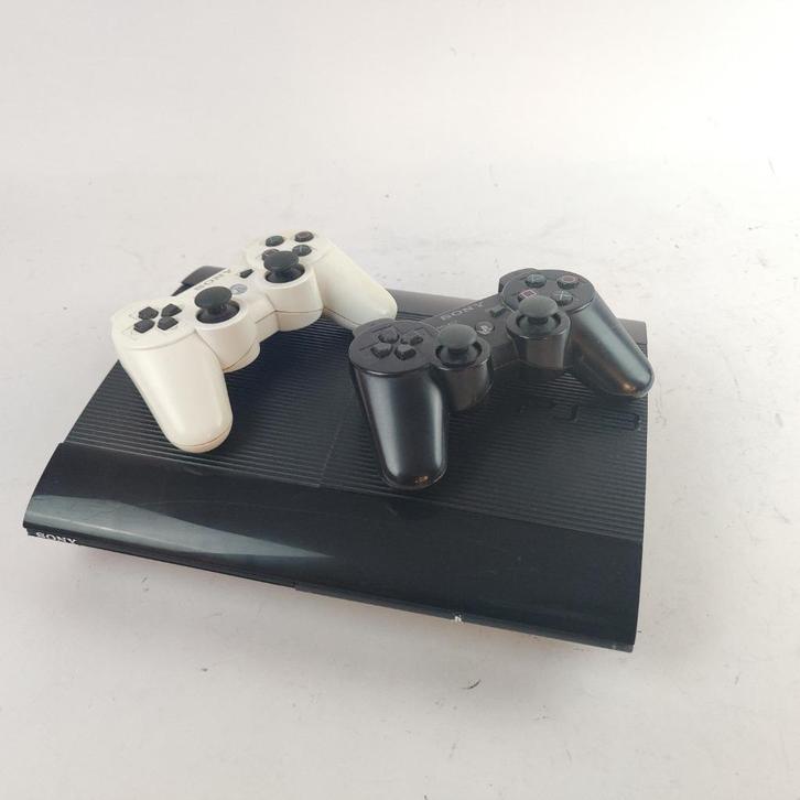 Playstation 3 Superslim 500gb + 2 Controllers || nu €109.99, Spelcomputers en Games, Spelcomputers | Sony PlayStation 3, Zo goed als nieuw