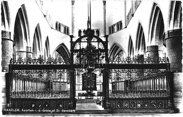 913945	Haarlem	1961	st Bavo	Nette oude kaart	niet gelopen    beschikbaar voor biedingen