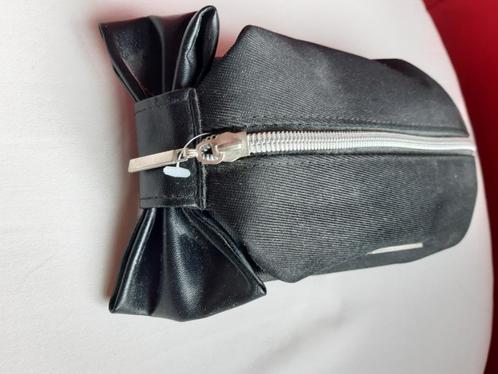 KLM comfortset/etui Business Class limited edition. V&R, Verzamelen, Luchtvaart en Vliegtuigspotten, Nieuw, Overige typen, Ophalen of Verzenden