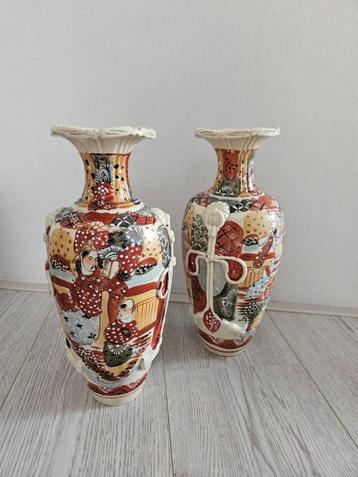 Japanse Satsuma stijl vazenset handbeschilderd – 31 cm beschikbaar voor biedingen