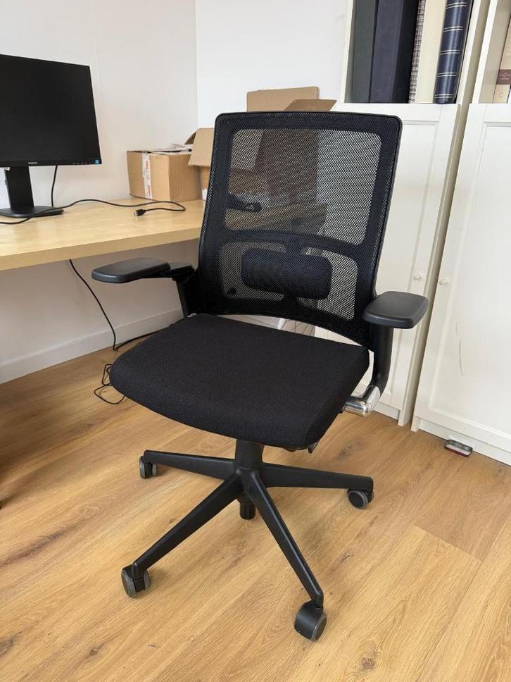 Ahrend 2020 bureaustoel, Huis en Inrichting, Bureaustoelen, Zo goed als nieuw, Bureaustoel, Zwart, Ergonomisch, Ophalen