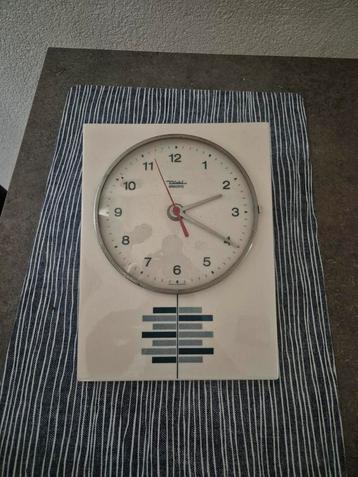 Vintage Diehl Quartz Wandklok beschikbaar voor biedingen