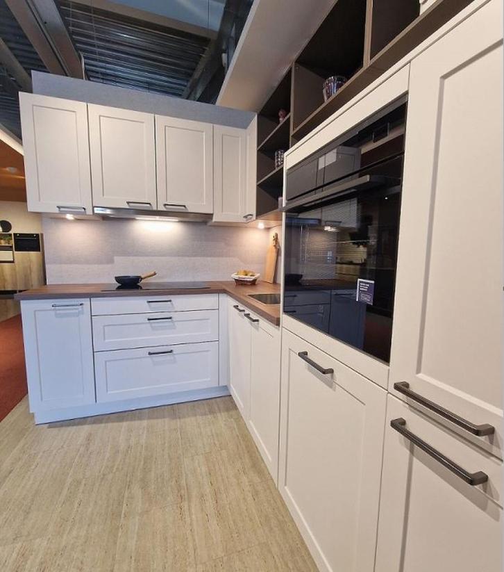 Showroom Keuken model Valentina, Huis en Inrichting, Keuken | Complete keukens, Zo goed als nieuw, Hoekkeuken, Wit, Kunststof