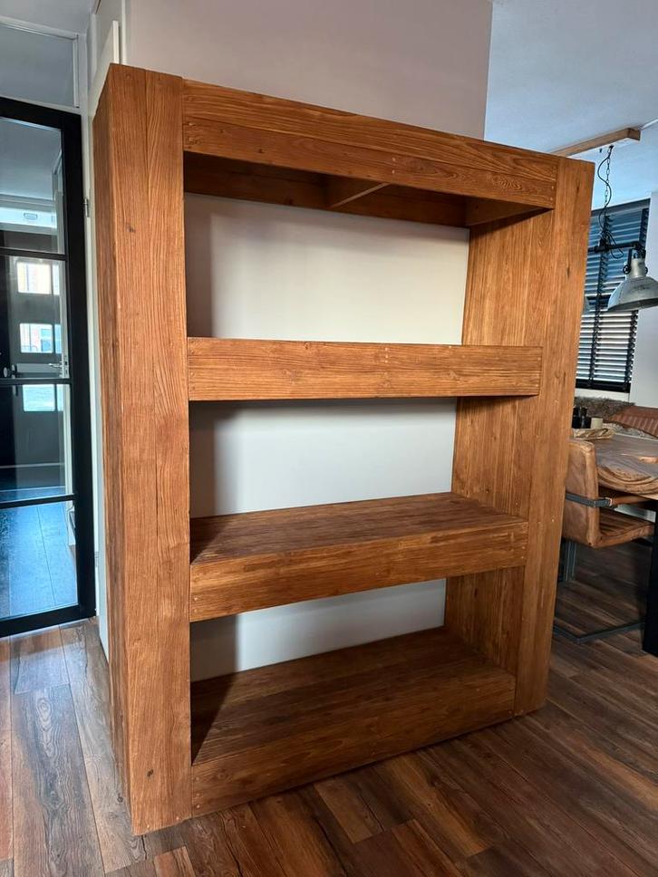 Prachtige houten kast van kersenhout met 3 planken, Huis en Inrichting, Kasten | Boekenkasten, Gebruikt, 100 tot 150 cm, 150 tot 200 cm